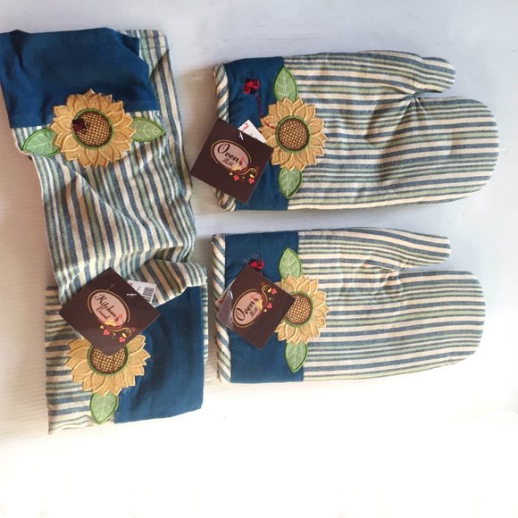 HTF Oven Mitt Set + 2 Towels 🌻 Embroidered Sun Flowers & Bees - Picture 2 of 6